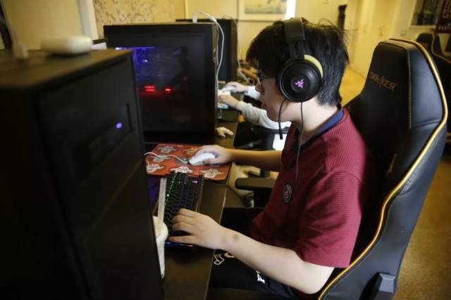 2024 LPL 年度最佳新人：打野选手 milkyway